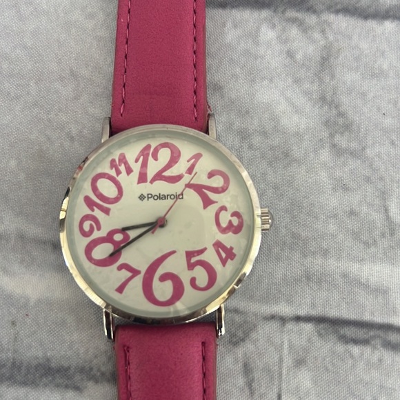 RARE FIND Polaroid fuchsia pink round face watch NEW BATTERY - Picture 4 of 9